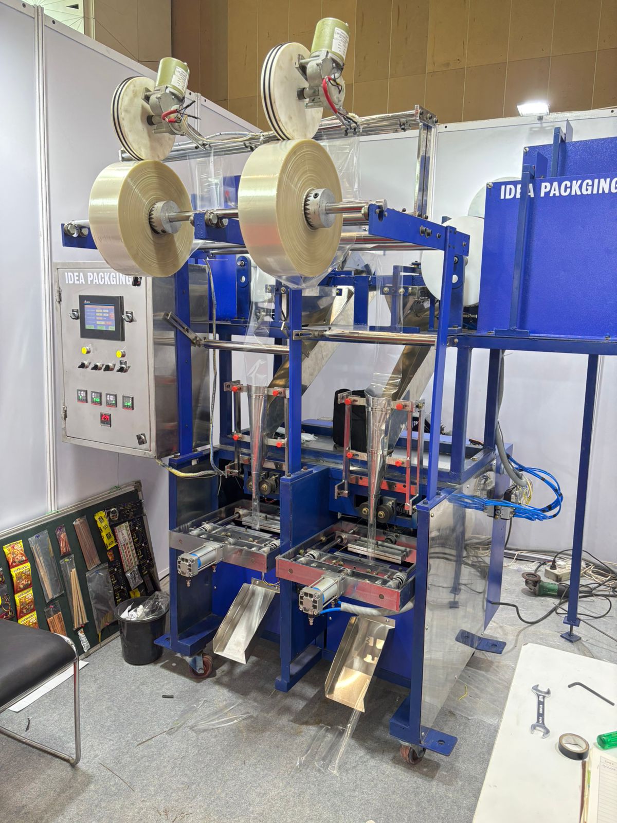 Two Tracks Packing Machine